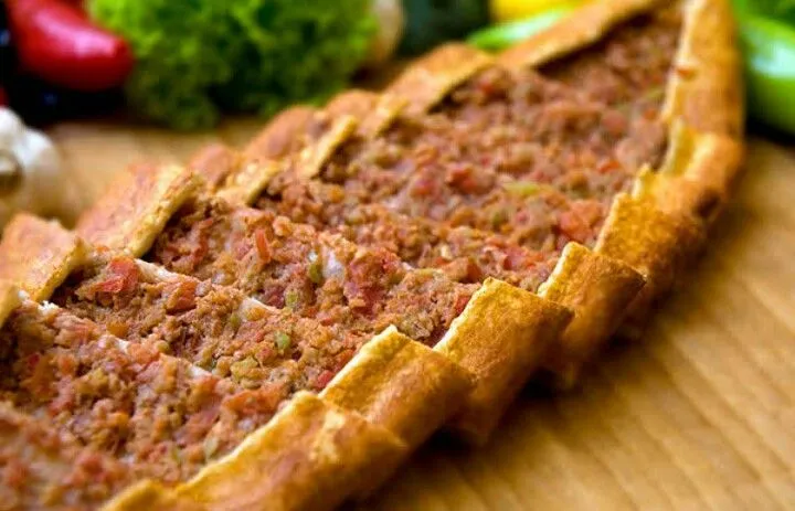 Kıymalı Pide